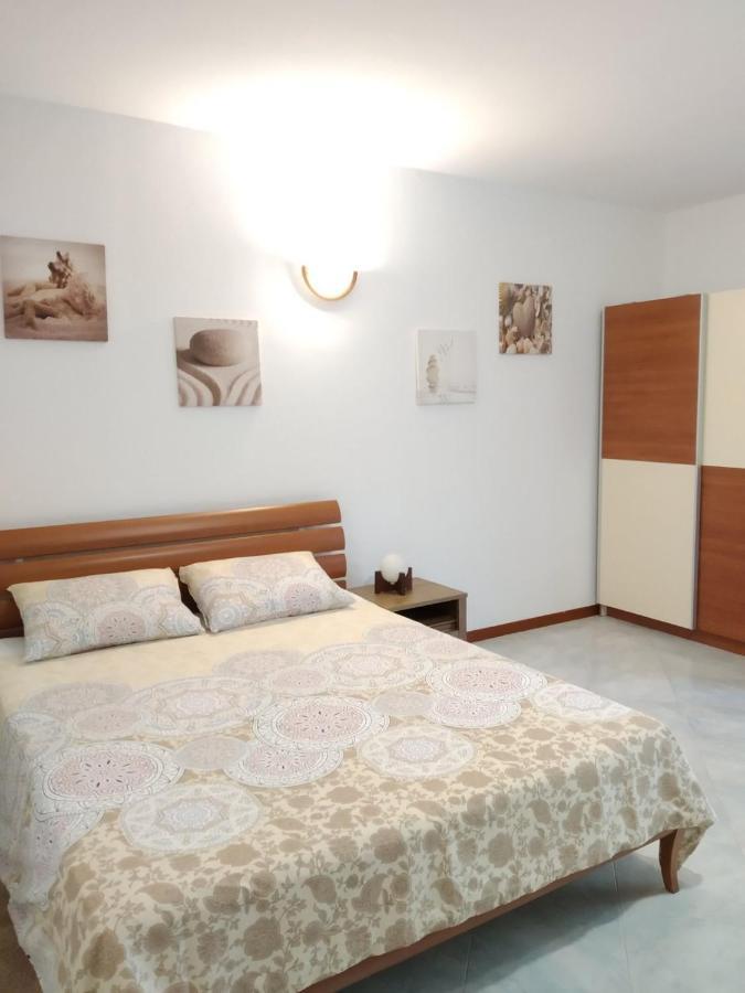 Studio Apartman Erika Ližnjan Buitenkant foto